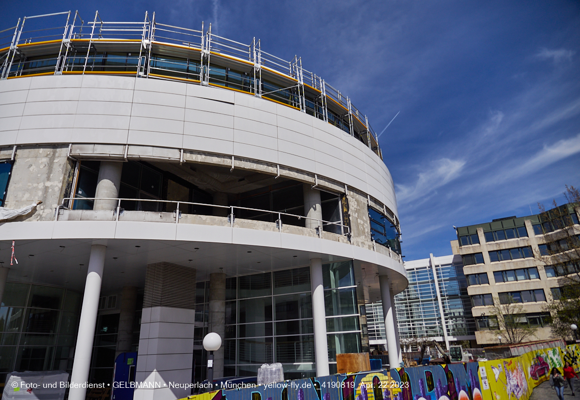 22.04.2023 - Baustelle auf der ehemaligen Allianz-Versicherung in Neuperlach